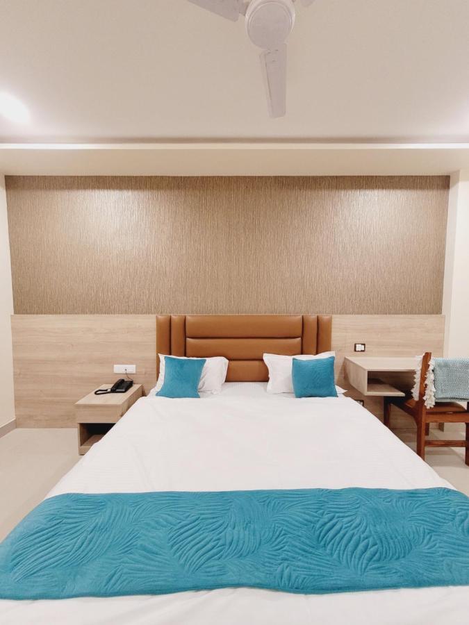 Hotel Ananda Kashi Varanasi Esterno foto