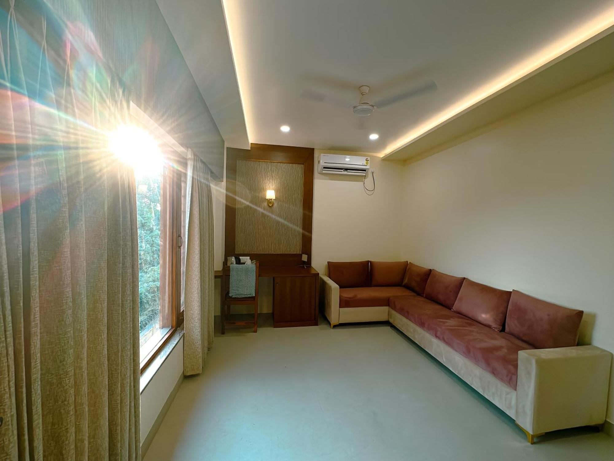 Hotel Ananda Kashi Varanasi Esterno foto
