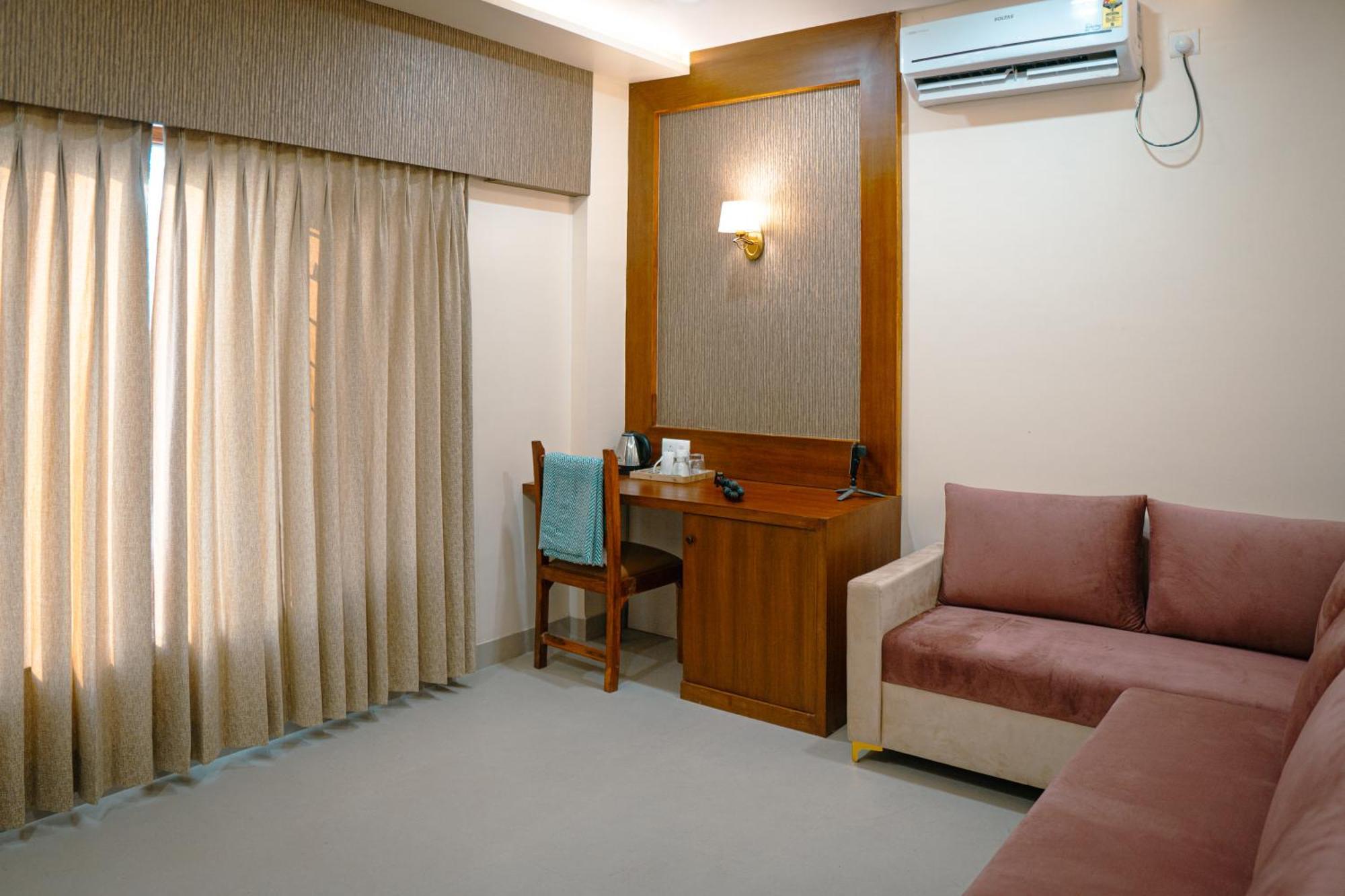 Hotel Ananda Kashi Varanasi Esterno foto